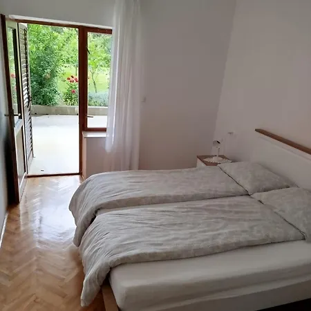 Brine Apartment Starigrad Paklenica
