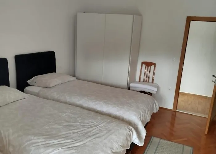 Brine Apartman Starigrad Paklenica